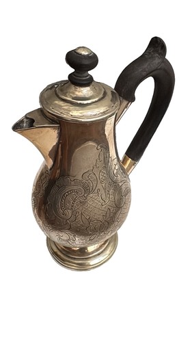 Versilberte kaffeekanne mit - kaffeekanne,