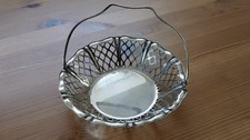 Versilbertes Anbietkörbchen